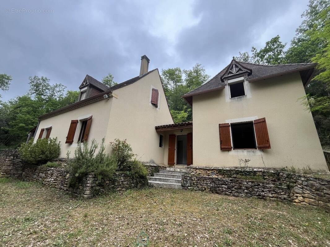 Maison à SAINT-LEON-SUR-VEZERE
