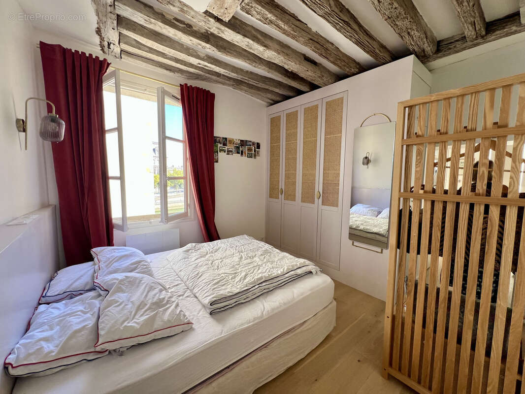 Appartement à PARIS-4E