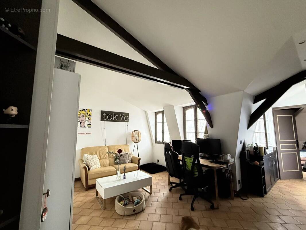 Appartement à PARIS-3E