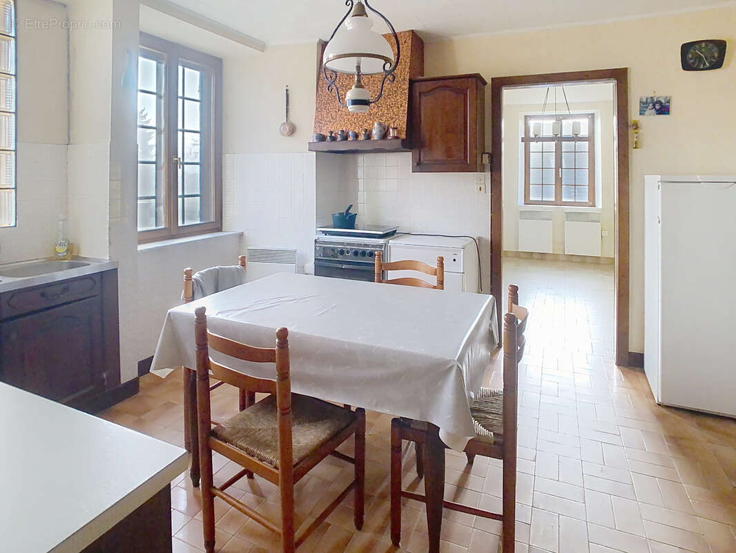 Maison à DAMPIERRE-LES-BOIS