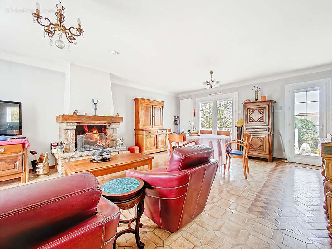 Maison à BEGROLLES-EN-MAUGES