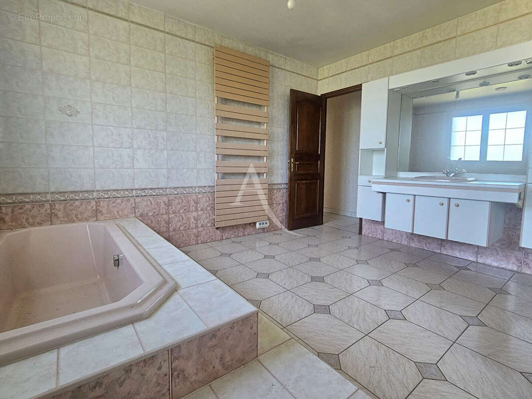 Maison à MONTHOU-SUR-CHER