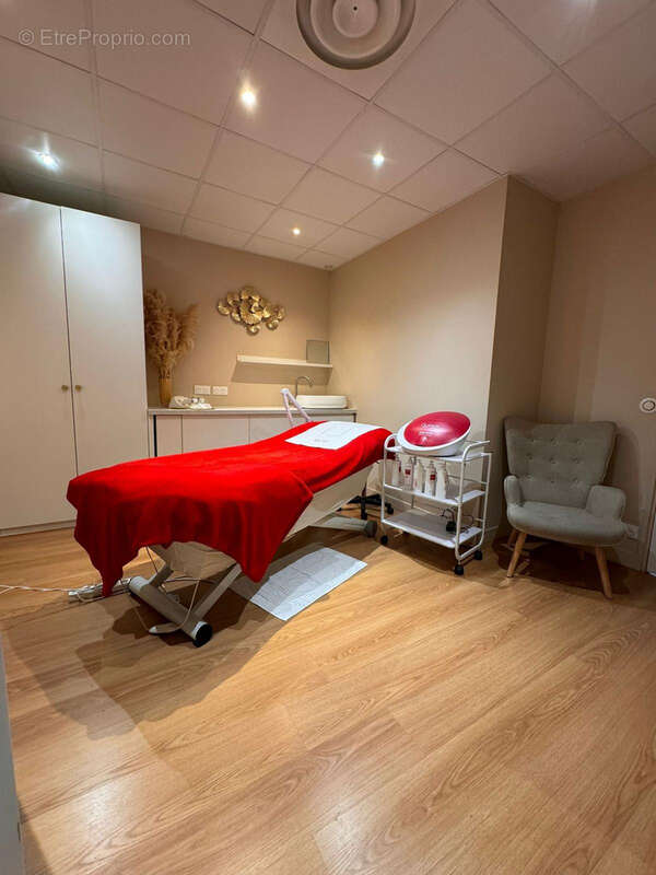 Commerce à ASNIERES-SUR-SEINE