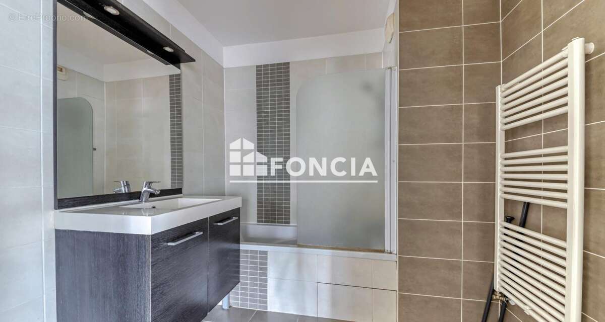 Appartement à TASSIN-LA-DEMI-LUNE