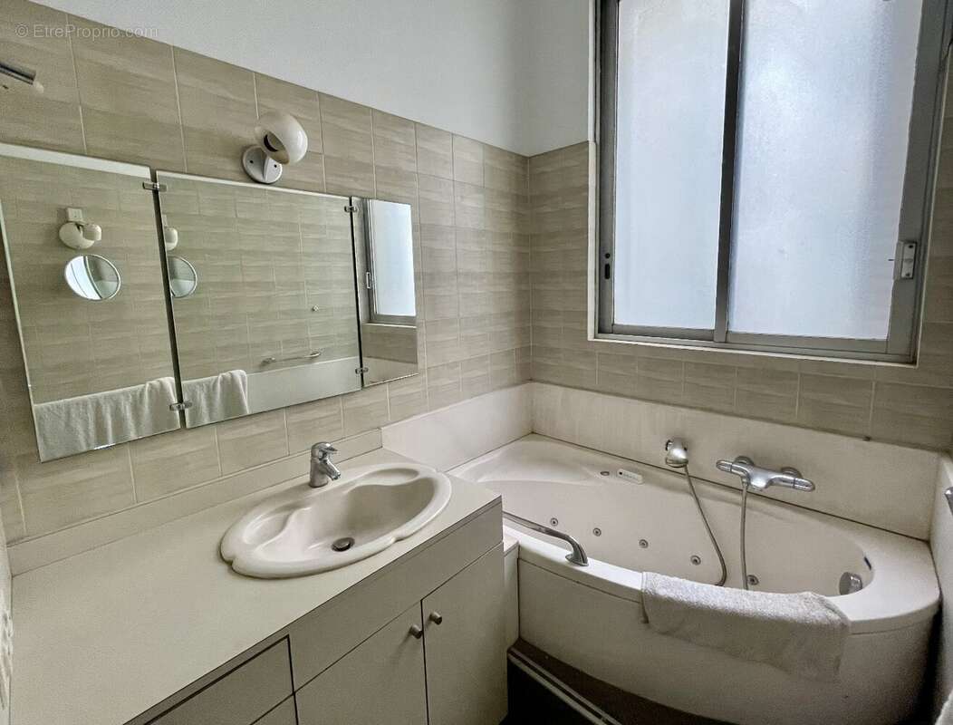 Appartement à PARIS-12E