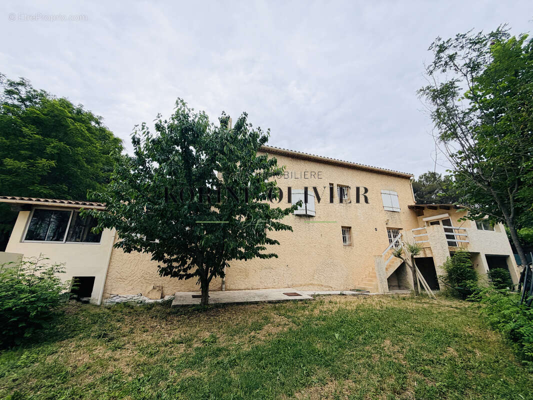Maison à GREASQUE