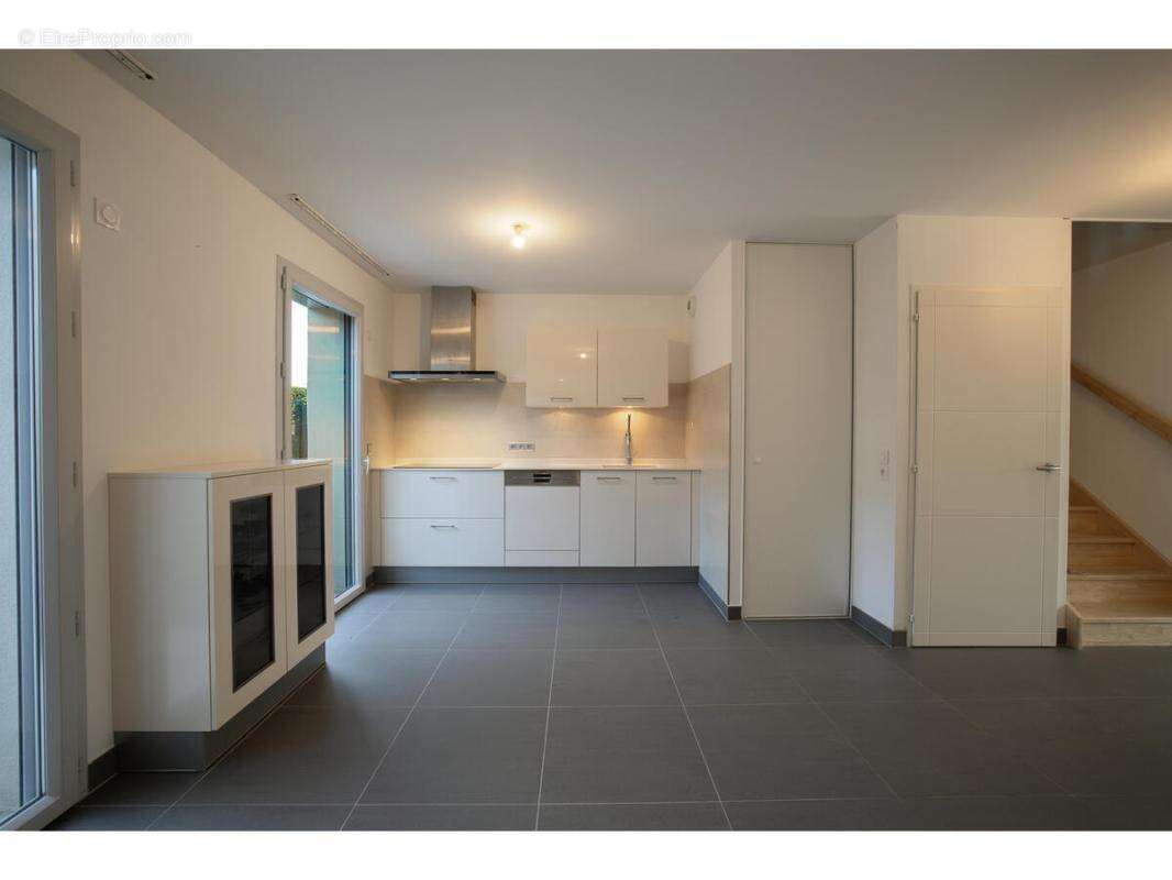 Maison 112 m² à Chevry  - photo 10