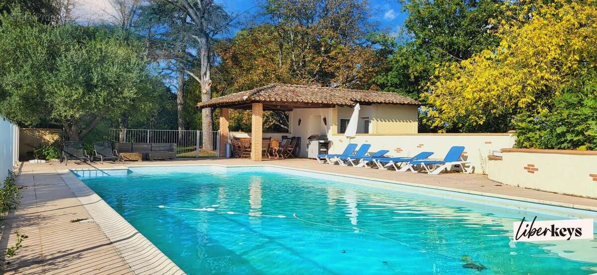 Maison de Maître Viticole du XIXᵉ siècle – Jardin à la française, ancien chai et piscine avec pool house - photo 22