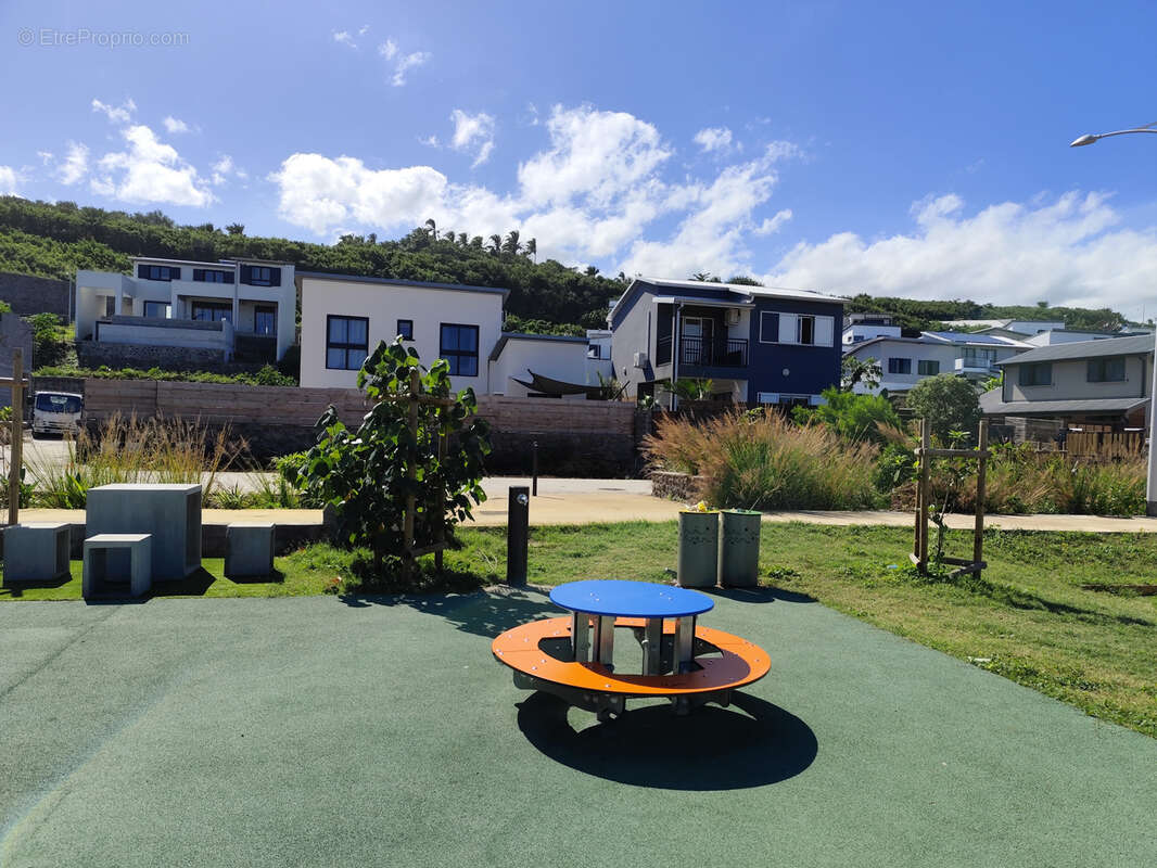 Terrain à SAINT-PIERRE