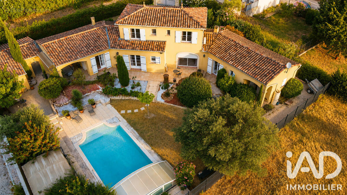 Photo 1 - Maison à SAINT-SATURNIN-LES-AVIGNON
