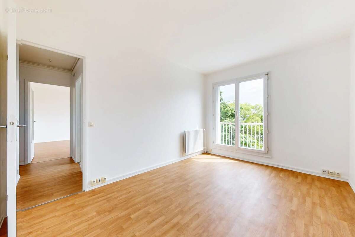 Appartement à MAGNY-LES-HAMEAUX