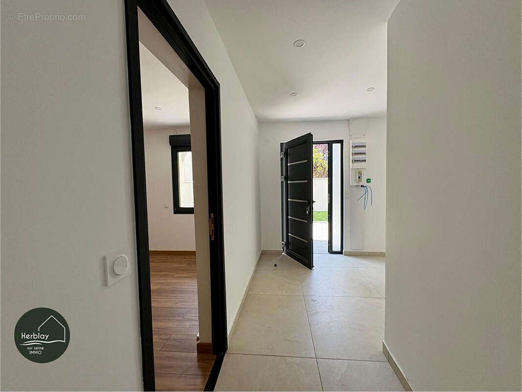 Maison - Quartier des Femmes Savantes - 124 m² surface utile - photo 6