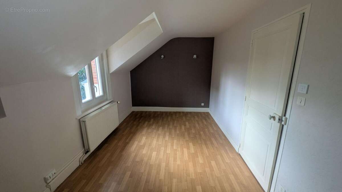 Maison à VARENNES-SUR-ALLIER