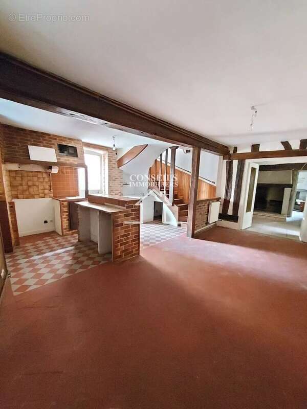 Maison à SAINT-JULIEN-DU-SAULT