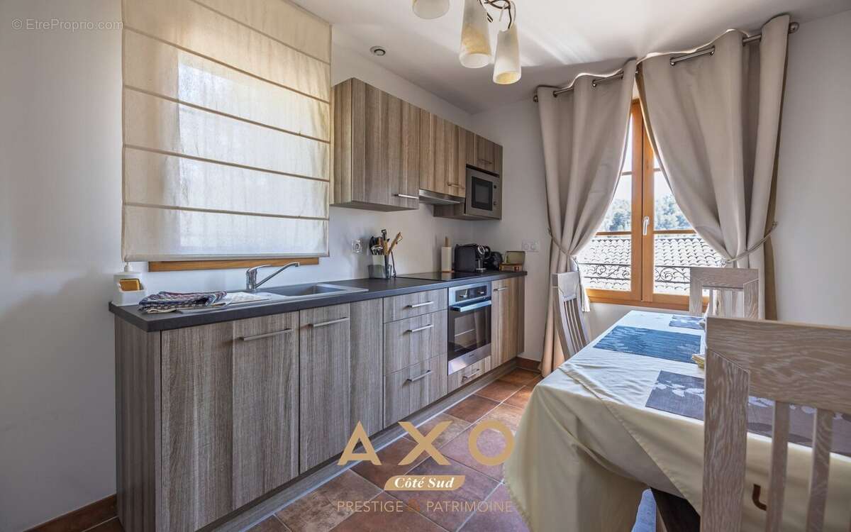 Saint marc jaumegarde - vue sainte victoire - ensemble immobilier - 2 maisons - 380 m2  - appartements - jacuzzi - spa - 2 pisci - photo 16