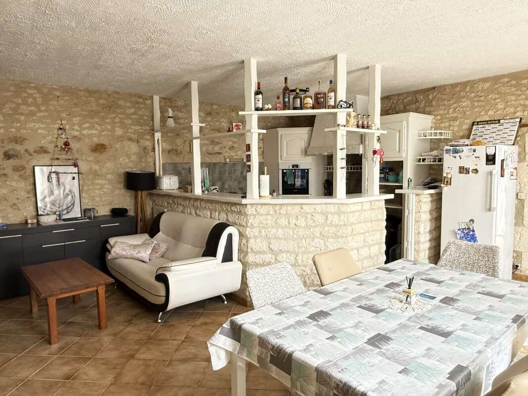 Maison 98 m² à Saint-Andre-De-Lidon  - photo 6
