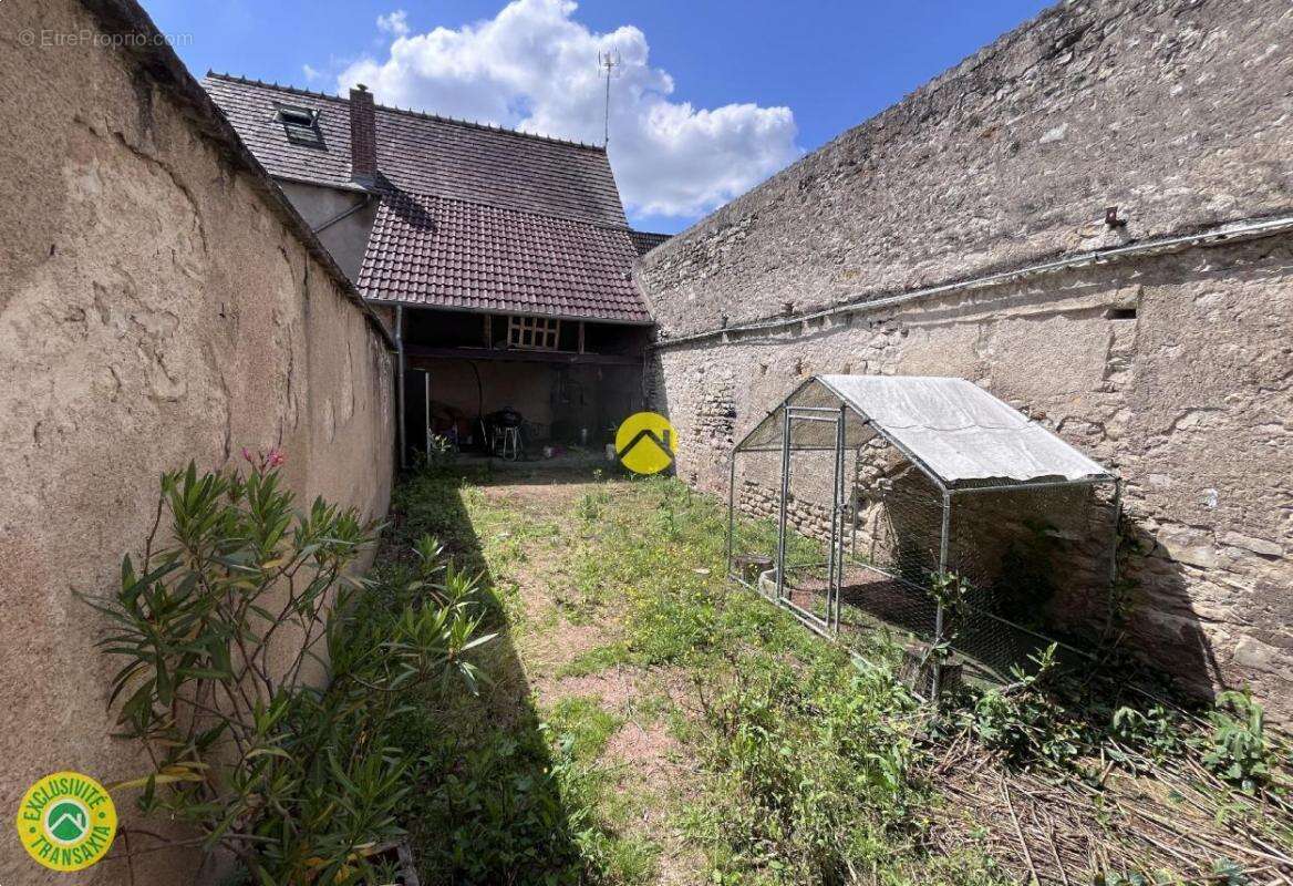 Maison à CHATEAUNEUF-SUR-CHER