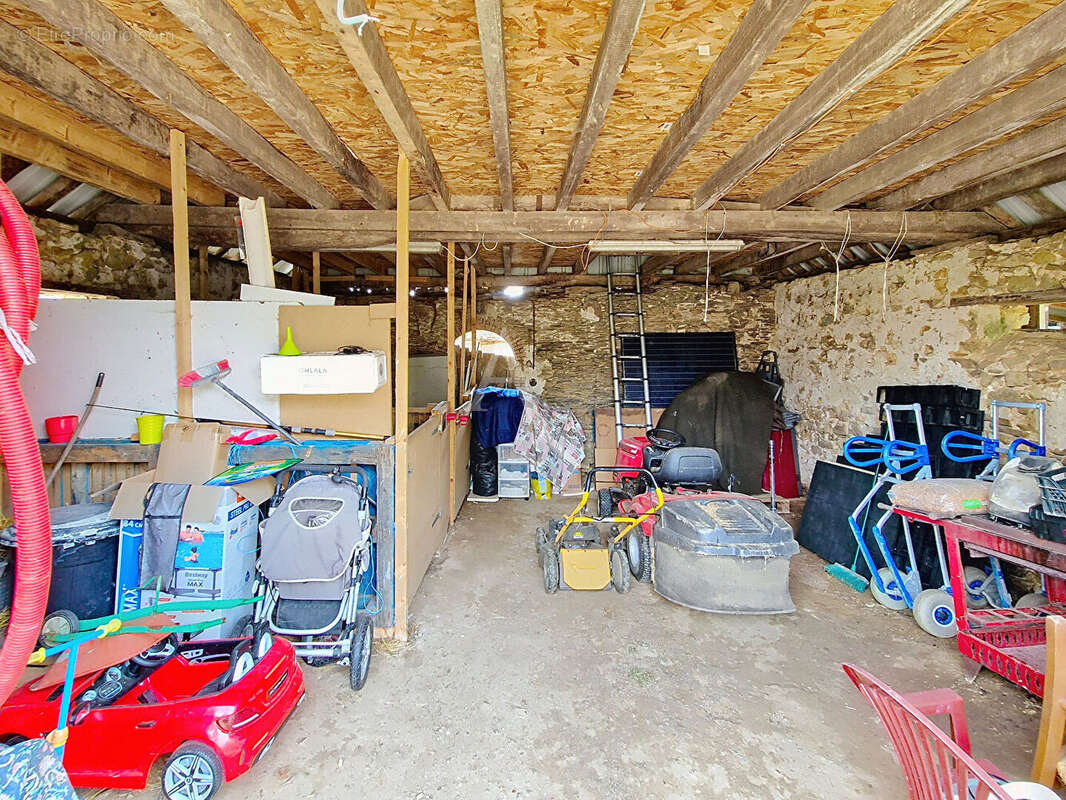 A vendre à MARIGNE maison de campagne avec grand terrain - photo 18