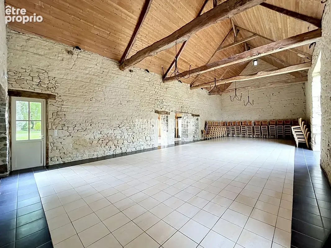 MONT-DOL - Maison de caractère avec dépendances et bâtiments professionnels dans un cadre verdoyant - photo 16
