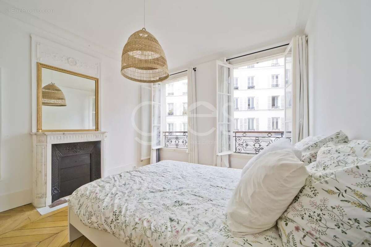 Appartement à PARIS-7E