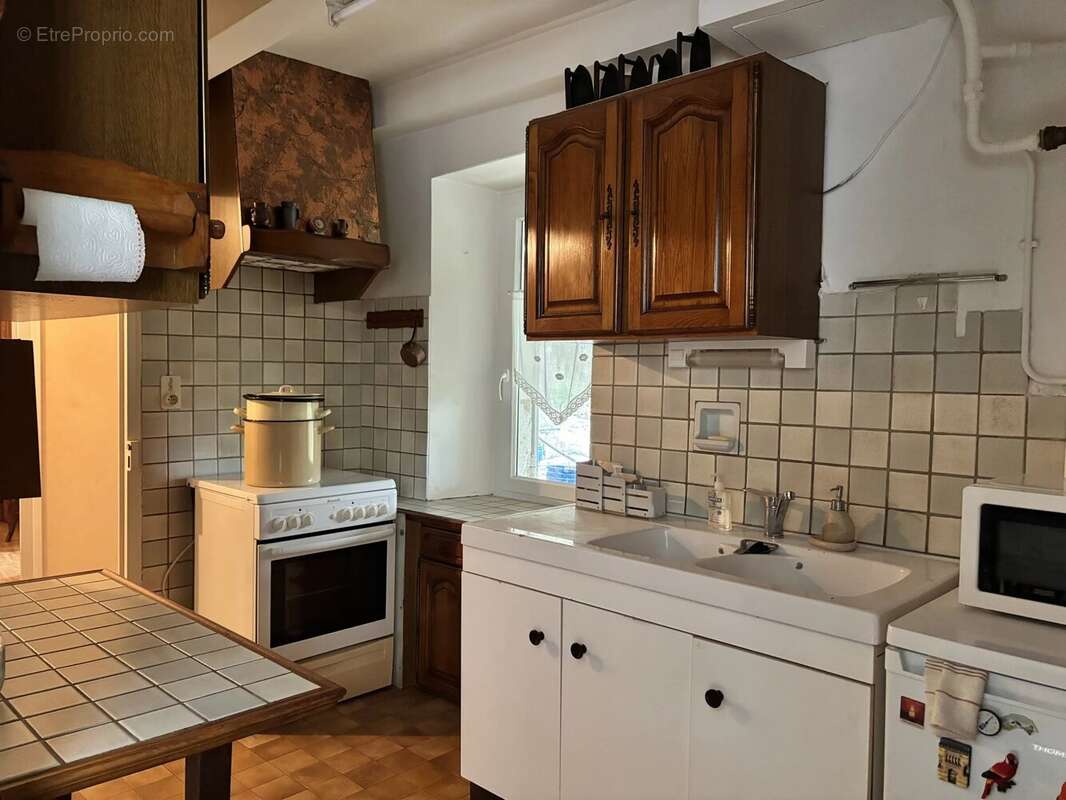 Maison à MONTAIGU-DE-QUERCY