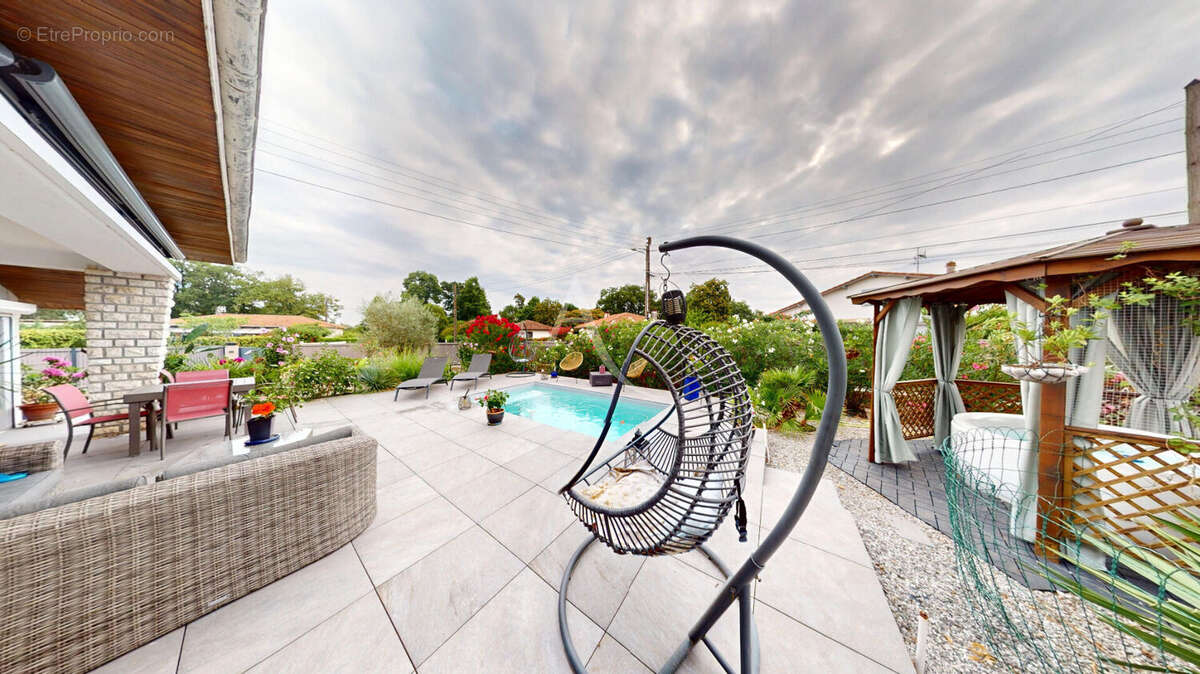 Villeneuve-de-Marsan ? Maison de plain-pied rénovée avec piscine et jacuzzi - photo 13