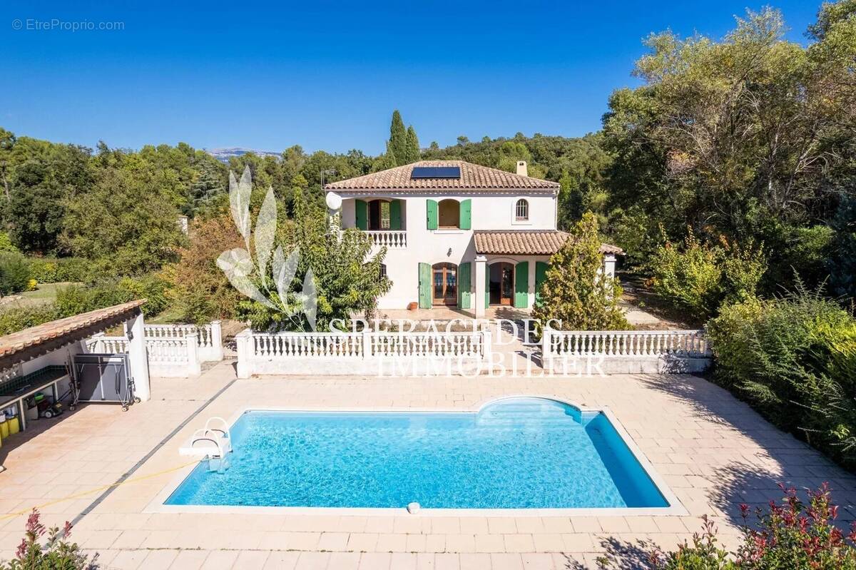 Maison à MONTAUROUX