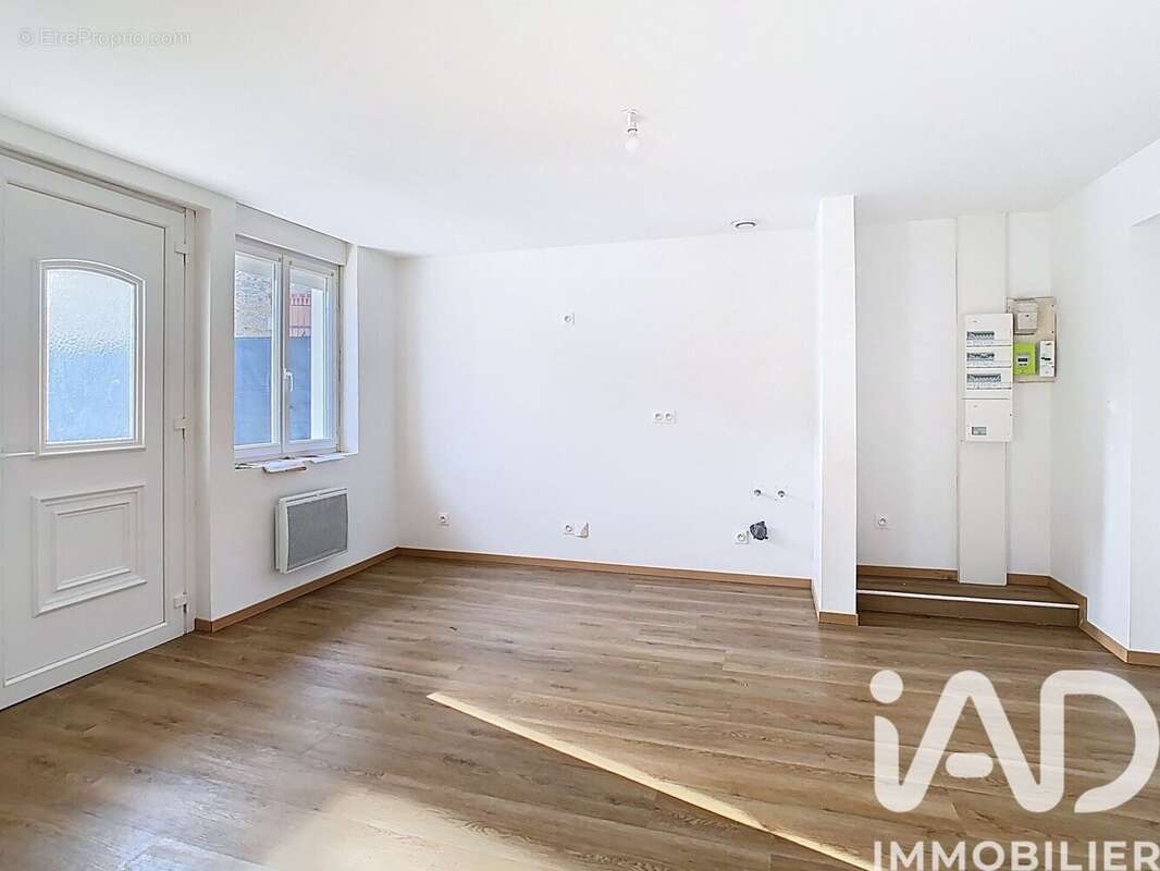 Maison 63 m² à Poivres  - photo 6