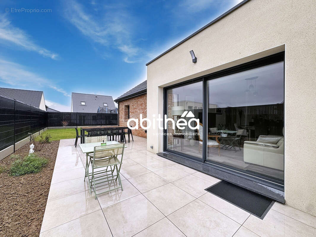 Maison à COURRIERES