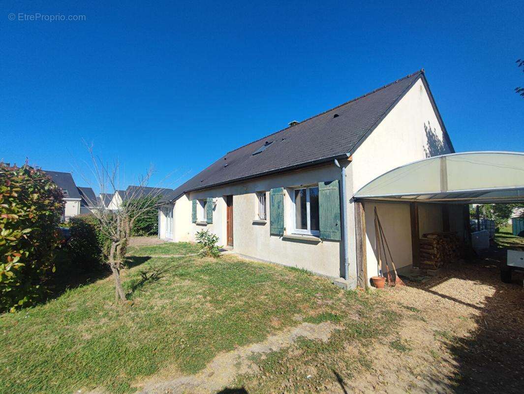 Maison à SAINT-ETIENNE-DE-CHIGNY