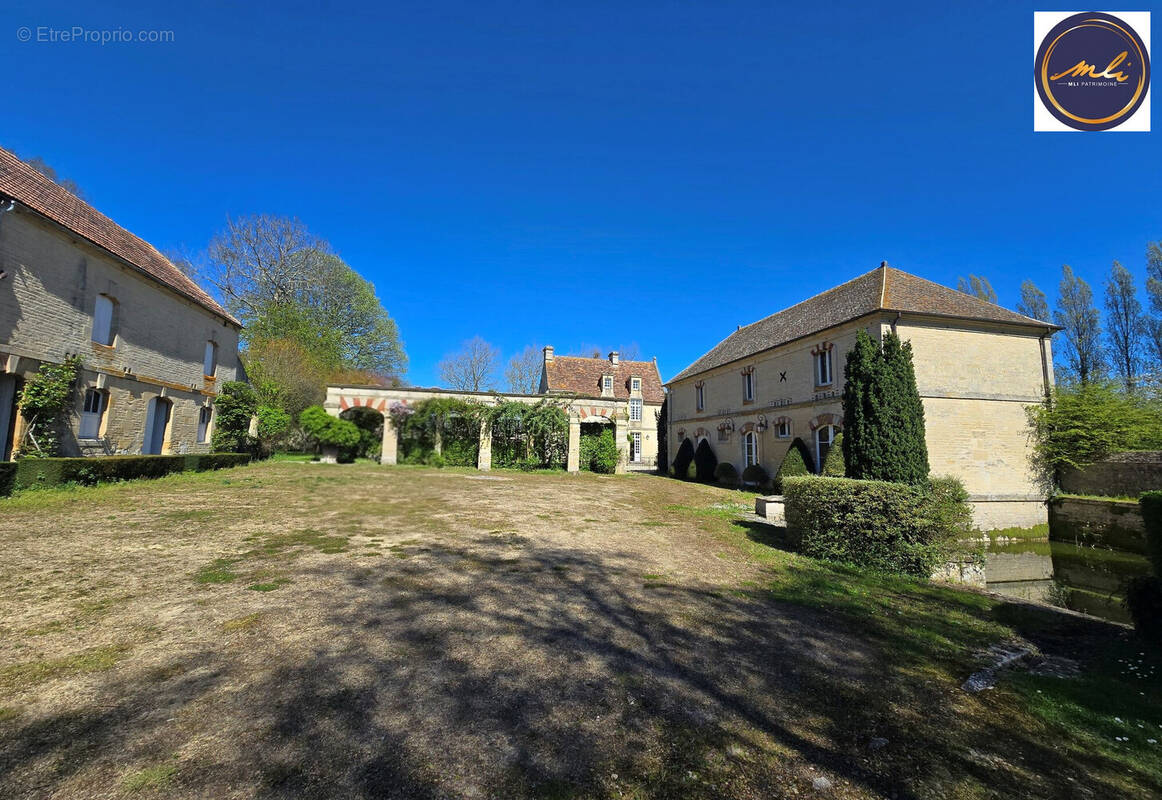 Maison à BASLY