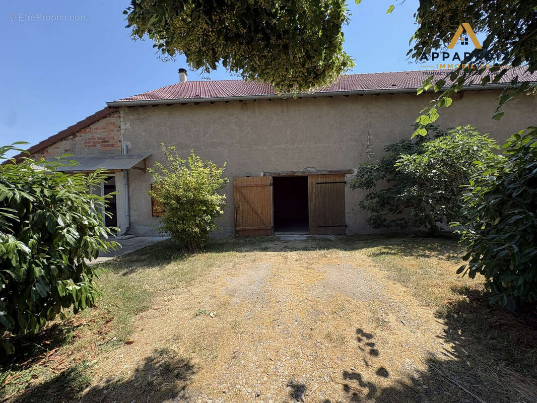 Maison à ESPINASSE-VOZELLE