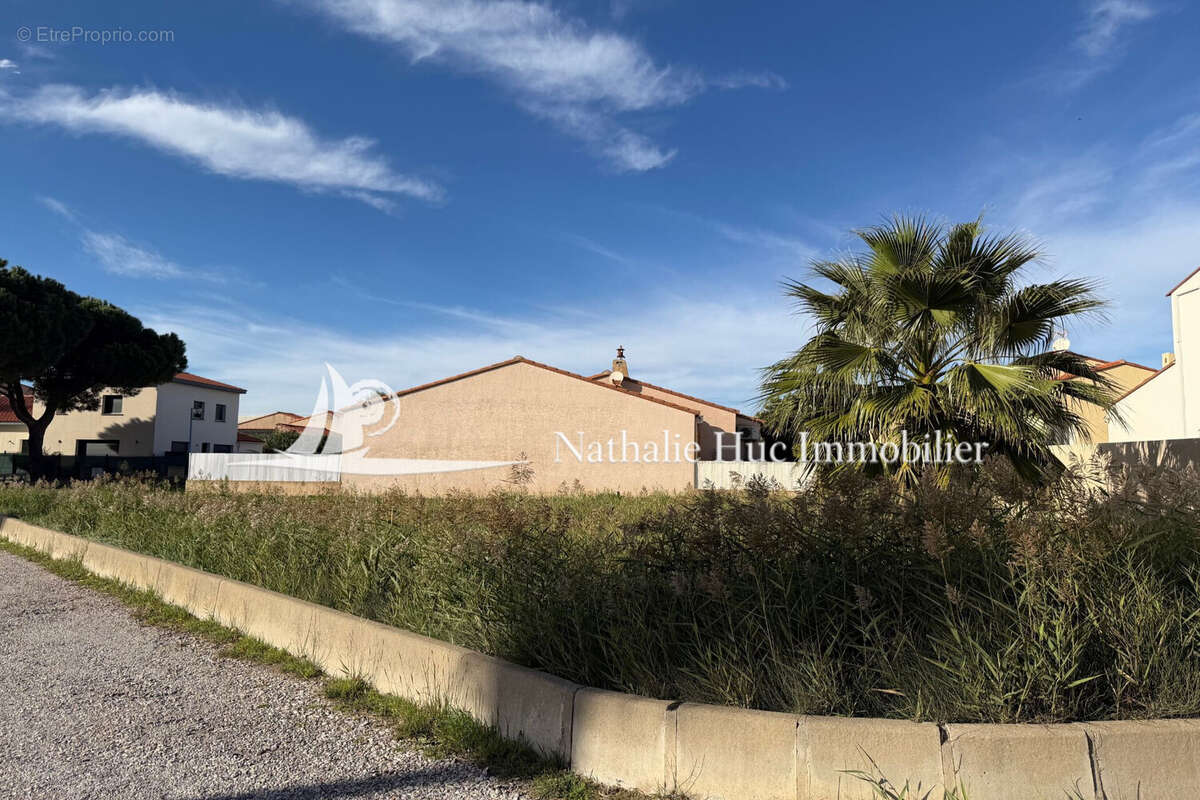 Terrain à CANET-EN-ROUSSILLON