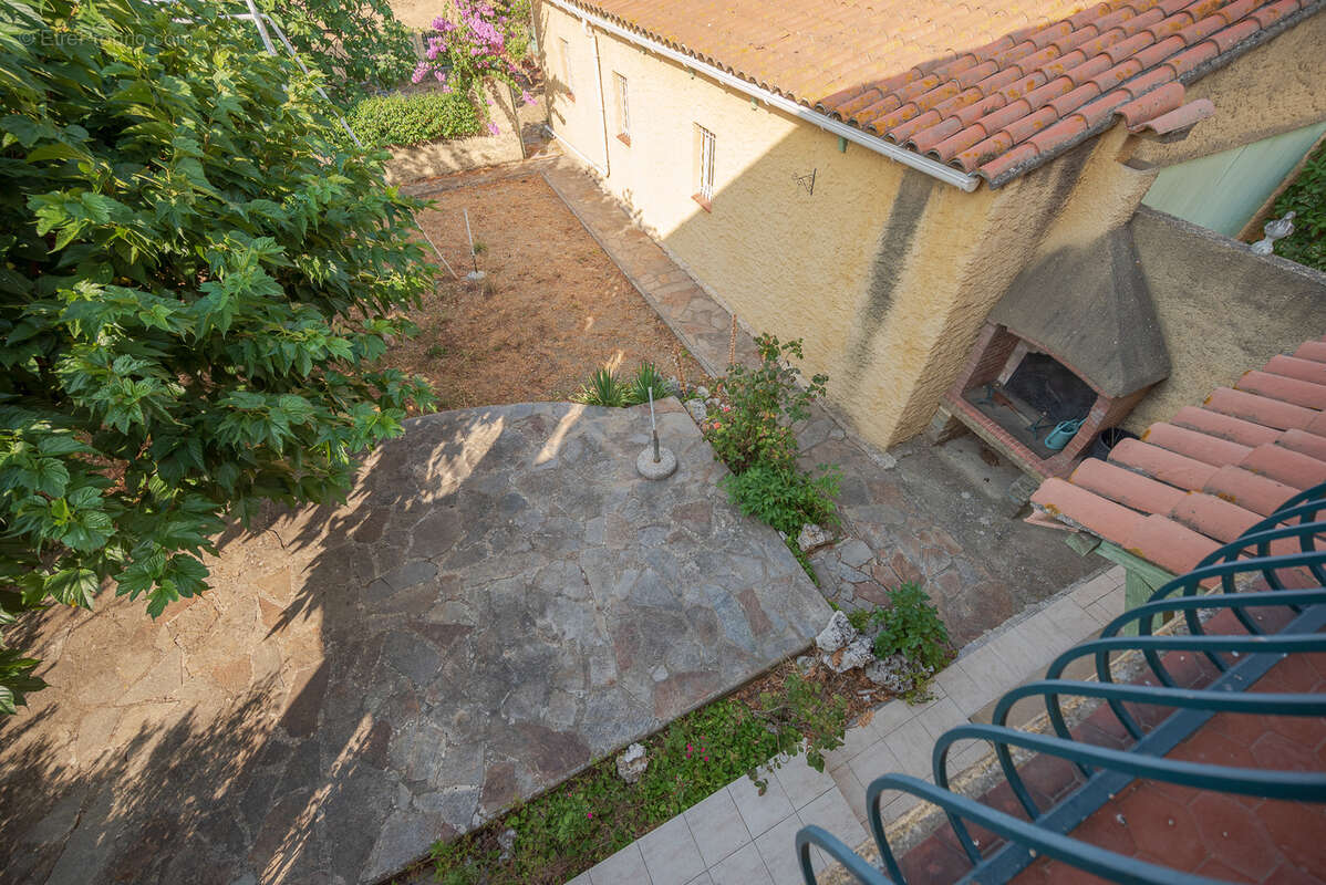 MaisonT5  avec 2 garages sur terrains clos - photo 39