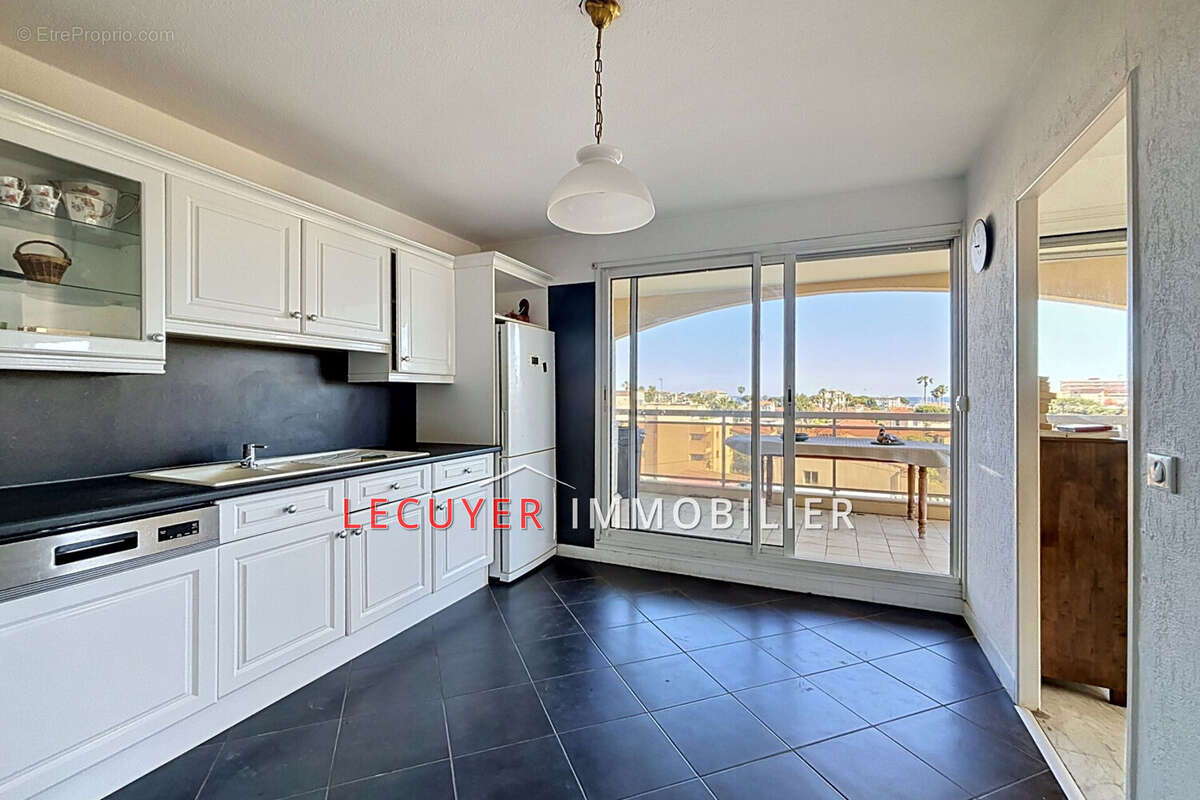 Appartement à VALLAURIS