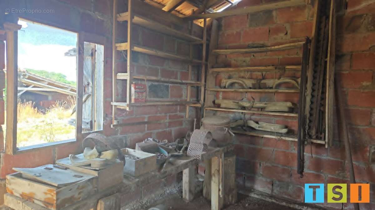 Ancienne ferme composée de deux maisons, 170 m² + nombreuses dépendances sur 3950 m² - photo 22