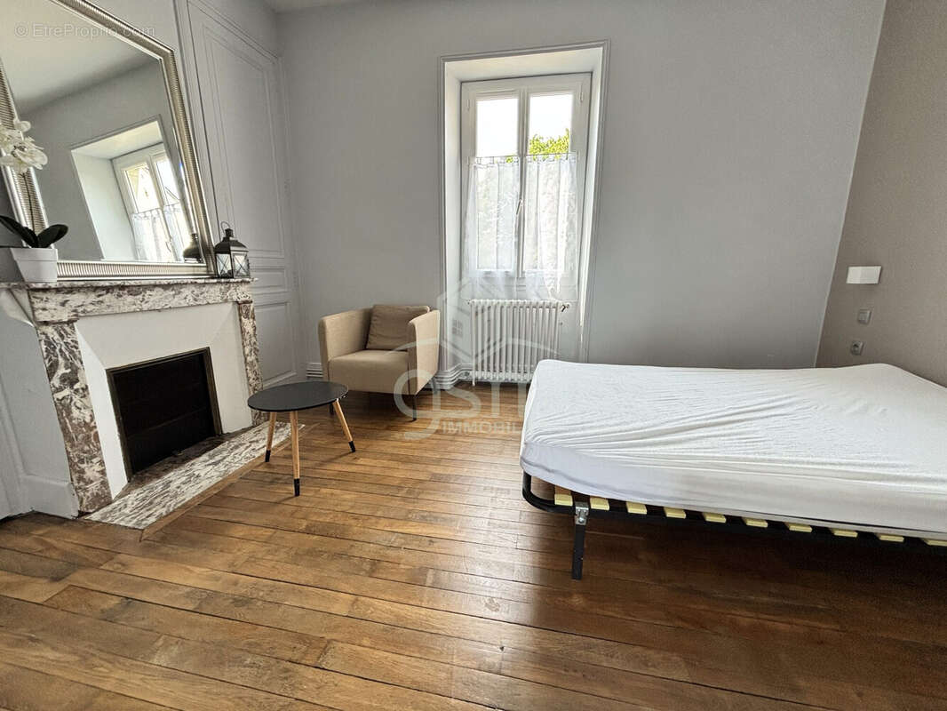 Maison à SAINTE-MAURE-DE-TOURAINE