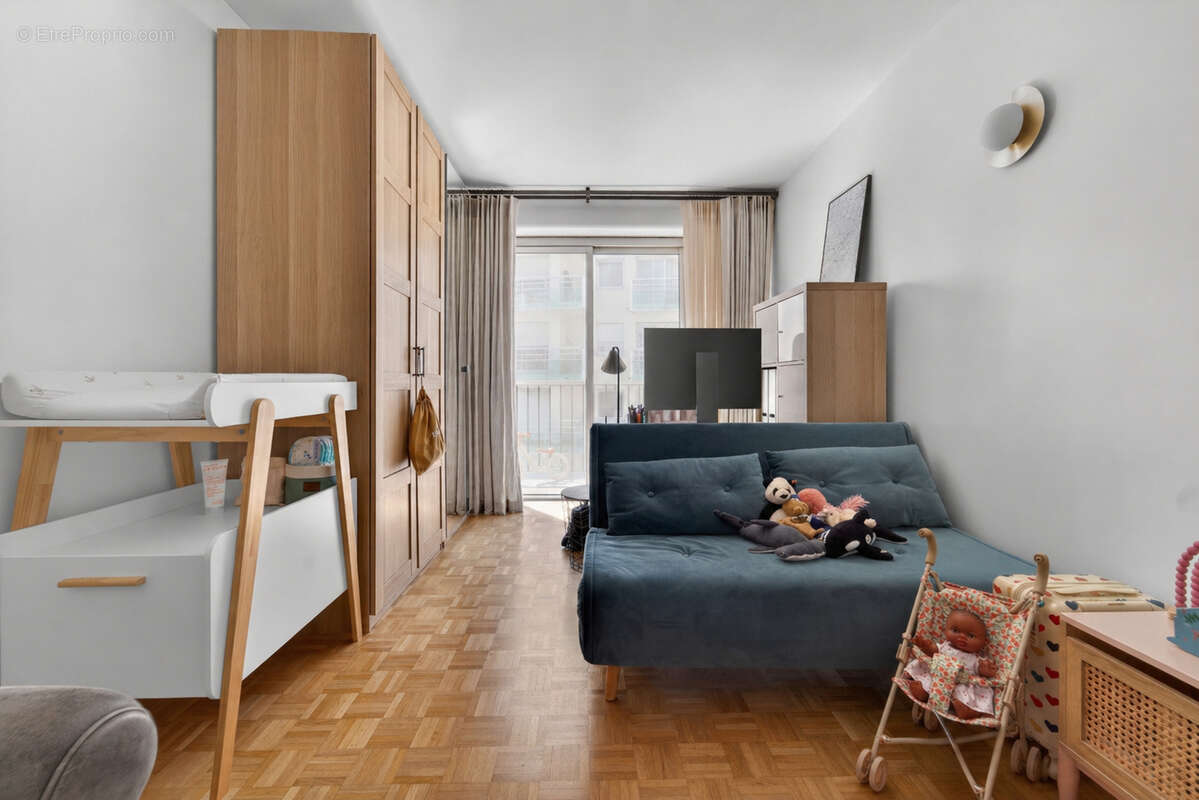 Appartement à PARIS-15E