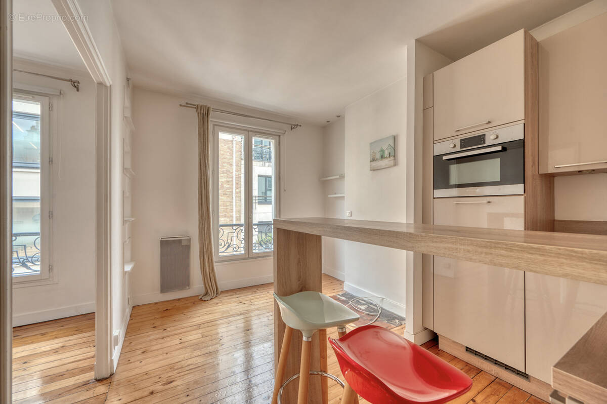 Appartement à PARIS-16E
