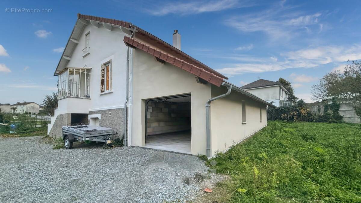 Maison à BESSINES-SUR-GARTEMPE