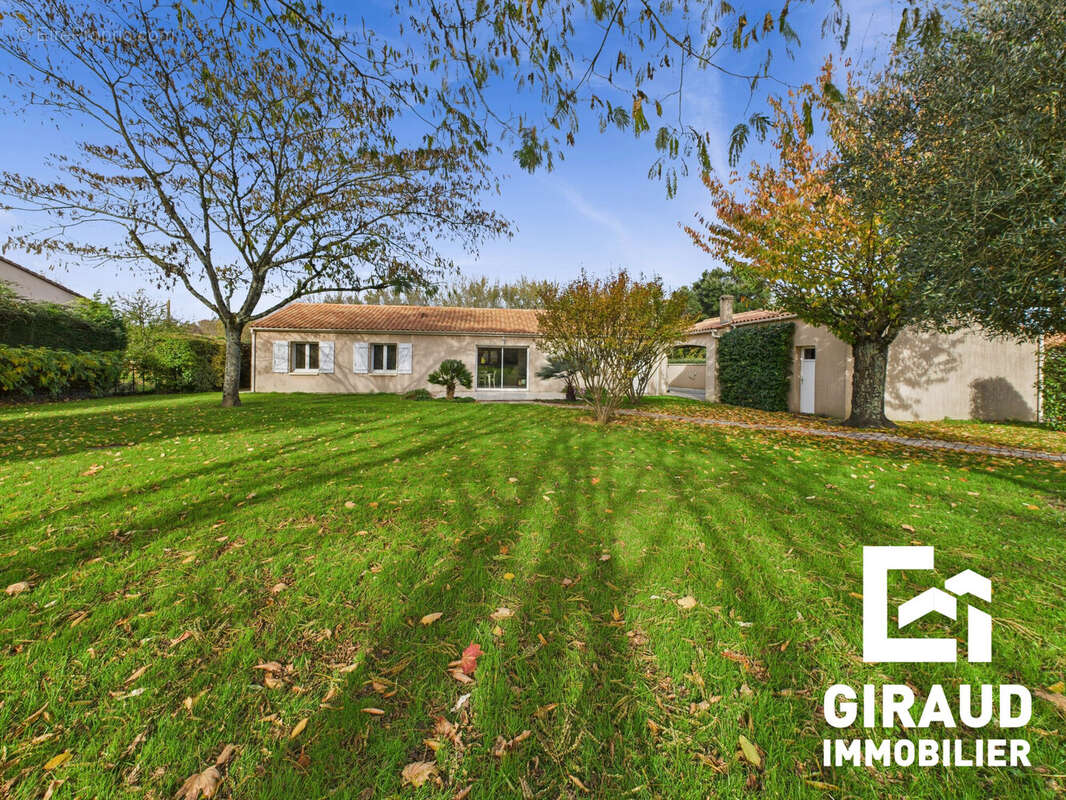 Maison à FONTENAY-LE-COMTE