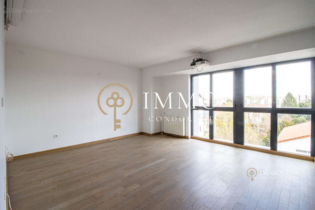 Appartement à BOURG-LA-REINE