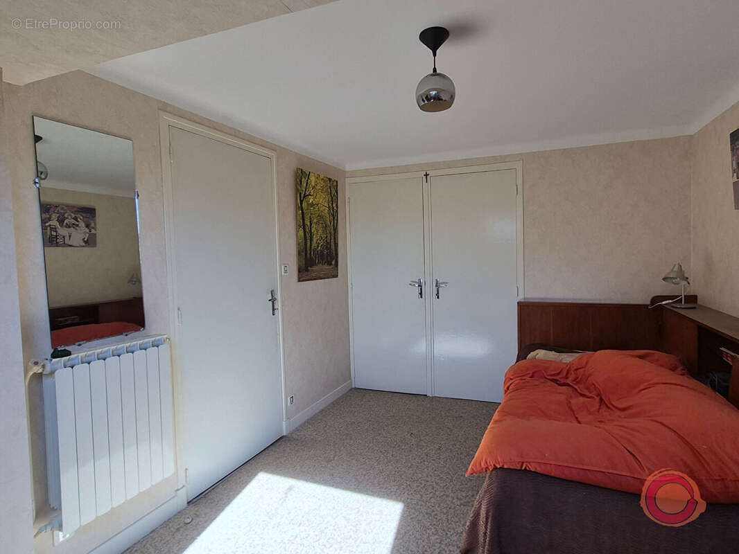 Maison à LE MONASTERE