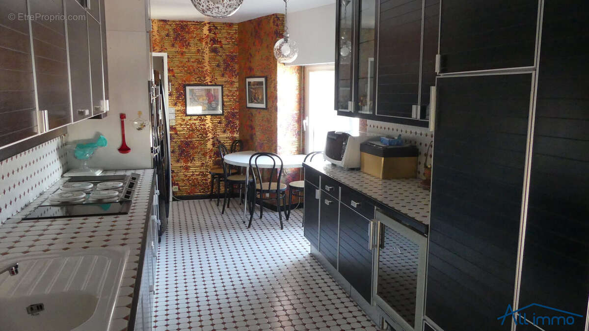 Appartement à CHARENTON-LE-PONT