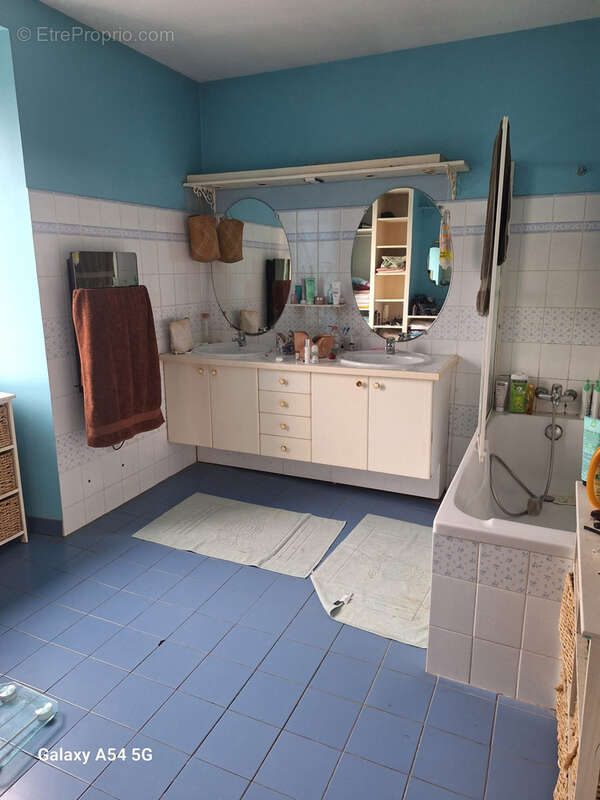 Maison à LOCQUELTAS