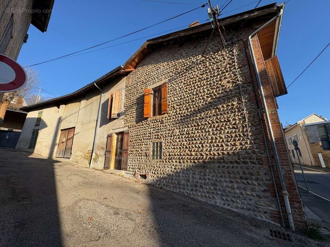 Maison à BEAUREPAIRE