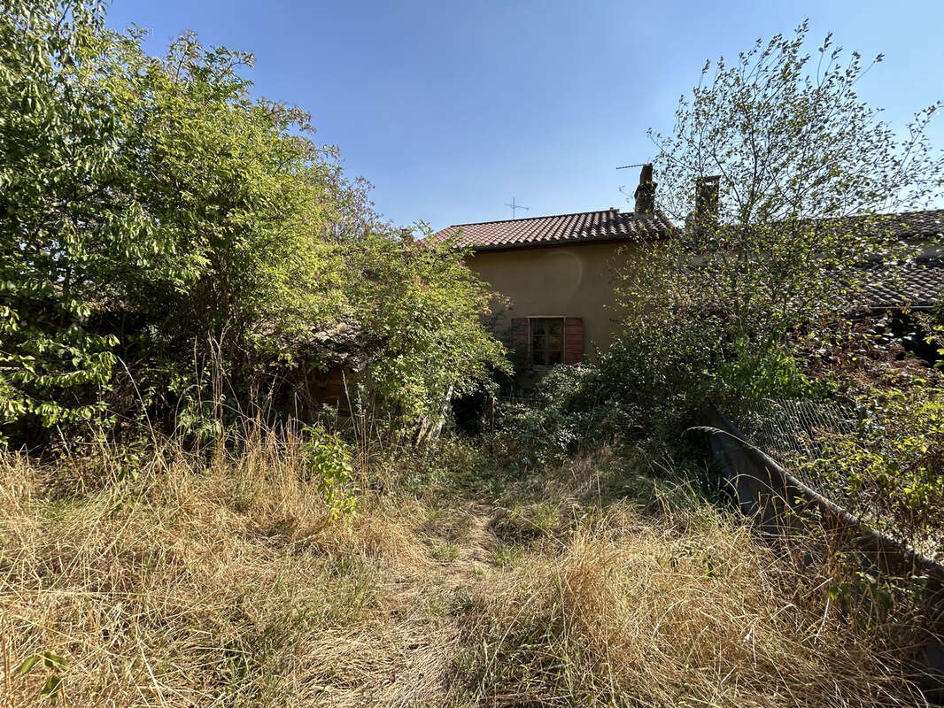 Maison de village avec jardin au centre de rivolet - photo 12