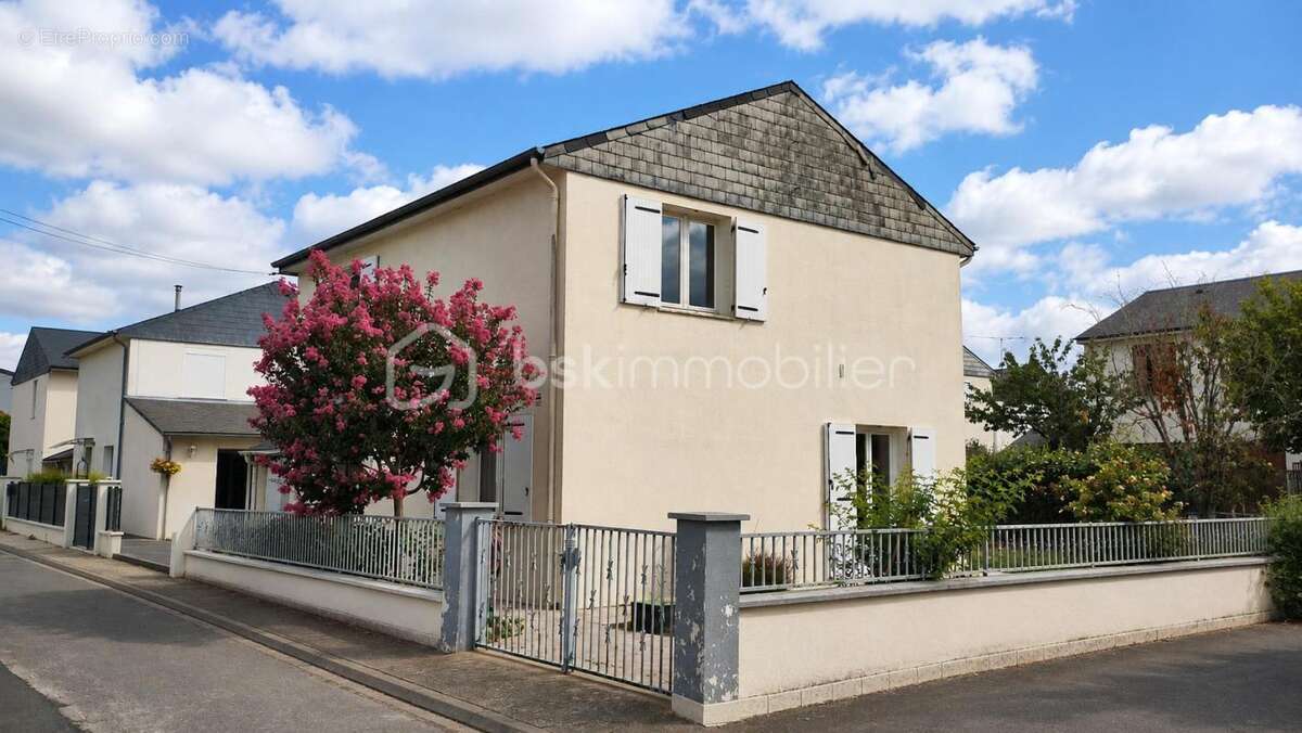 Maison de 110 m² à Nazelles-Négron - photo 12