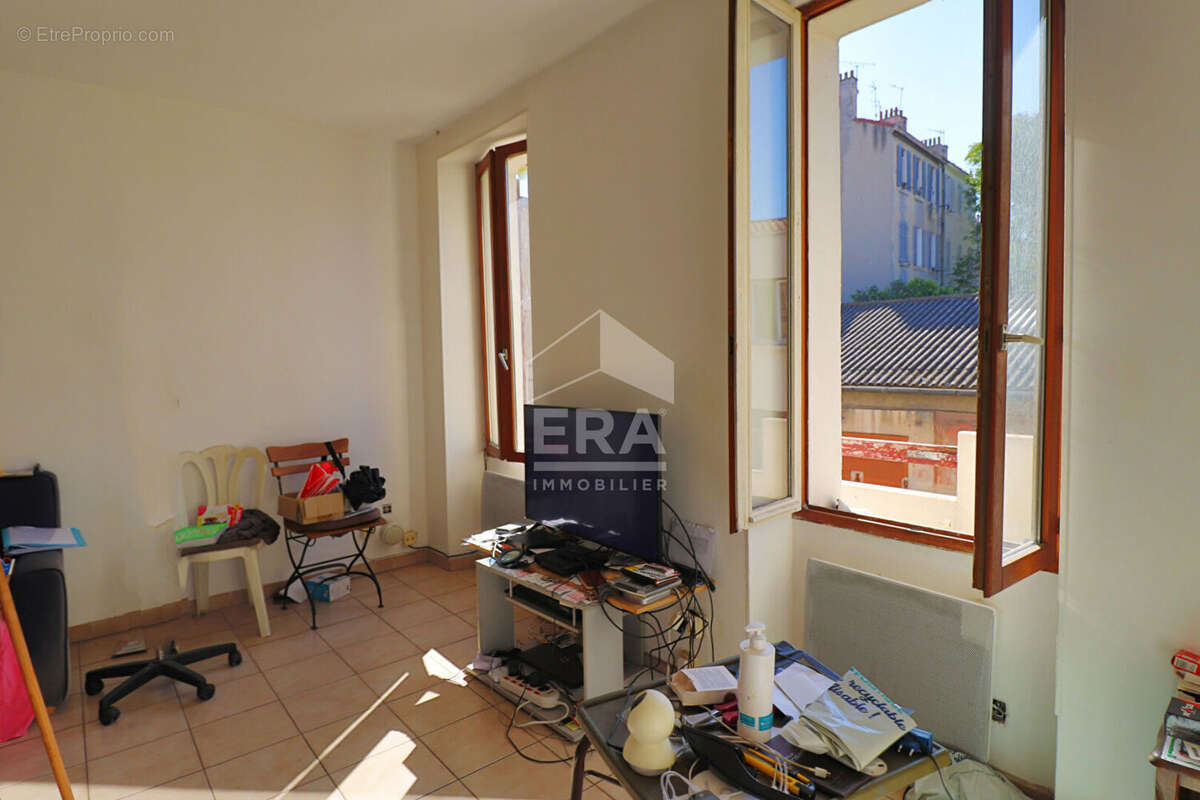 Appartement à MARSEILLE-3E