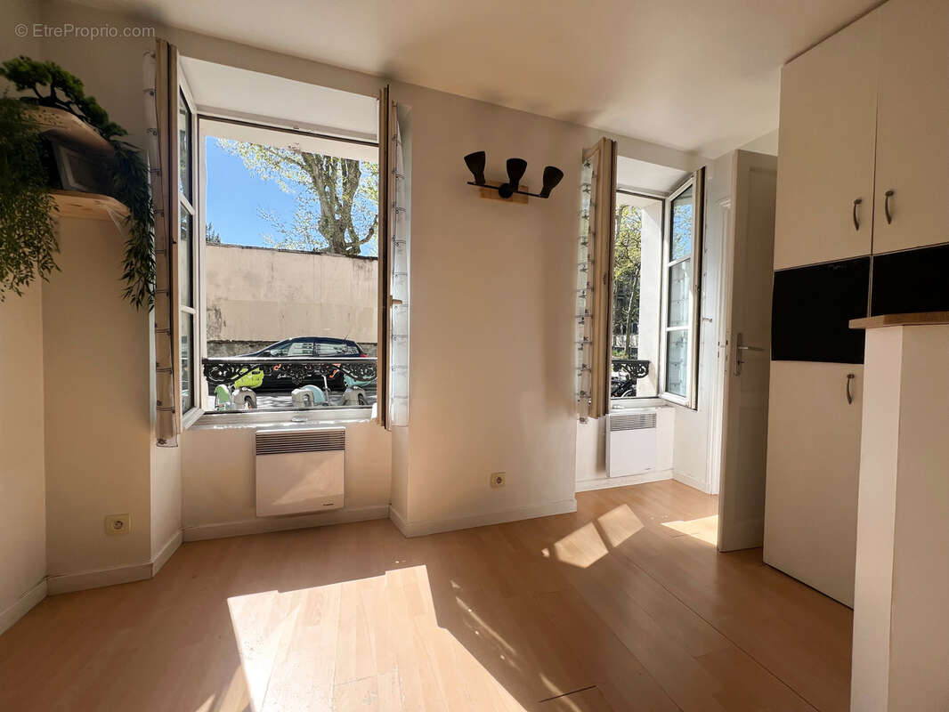 Appartement à PARIS-14E